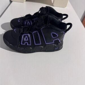 Nike Kids Black and Purple Sneakers size 9